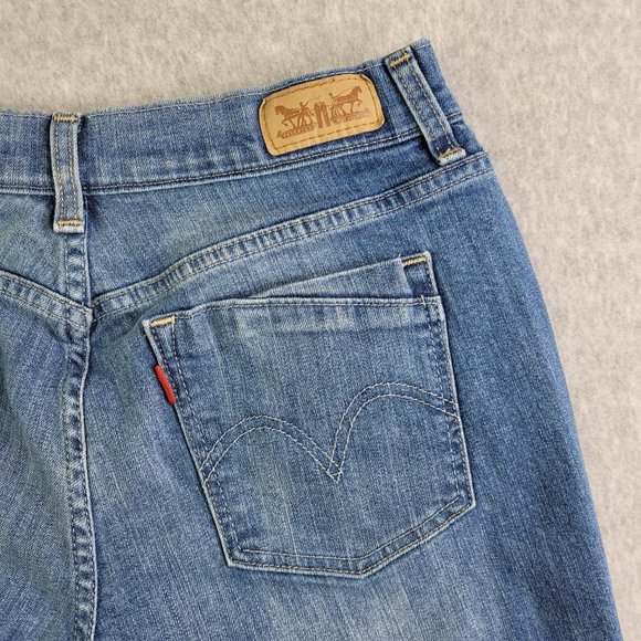 Womens Levis Capris Size 6 Blue Cuffed Stretch Cotton Straight Leg Mid Rise - Picture 7 of 15